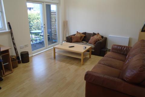 2 bedroom apartment to rent, Errol Gardens, Glasgow G5