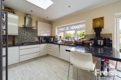90 Percival Road, Feltham, TW13 4LQ