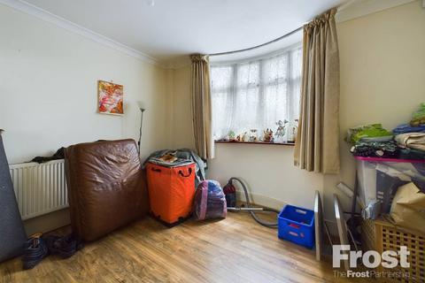 90 Percival Road, Feltham, TW13 4LQ