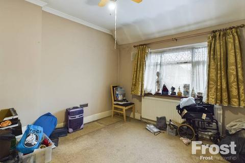 90 Percival Road, Feltham, TW13 4LQ