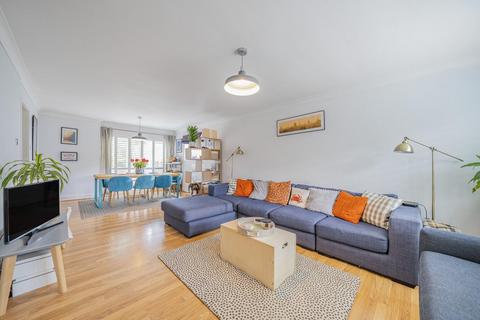 8 Hamlyn Gardens, London, SE19 2NX