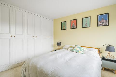 8 Hamlyn Gardens, London, SE19 2NX