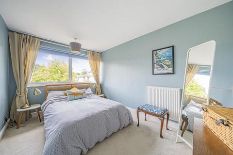 8 Hamlyn Gardens, London, SE19 2NX