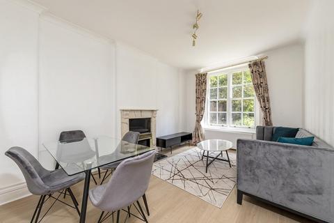 2 bedroom flat for sale, Grove End Road, St Johns Wood