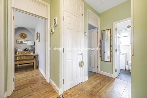 13 Crockham Way, London, SE9 3HE