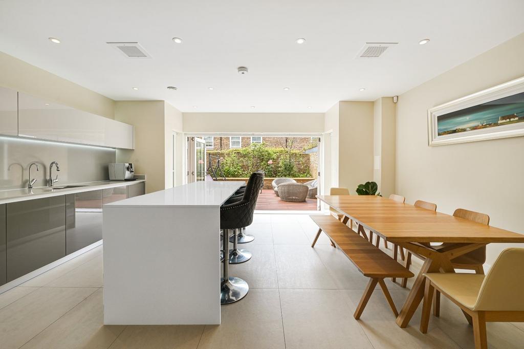 Kitchen/Dining Room