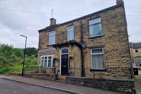 4 bedroom detached house for sale, Turney Street, Halifax, HX3 5PP