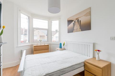 4 bedroom terraced house for sale, Sandyhill Road, Ilford IG1 2ET
