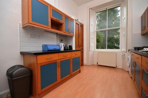 4 bedroom flat to rent, 1370L – Thirlestane Road, Edinburgh, EH9 1AR