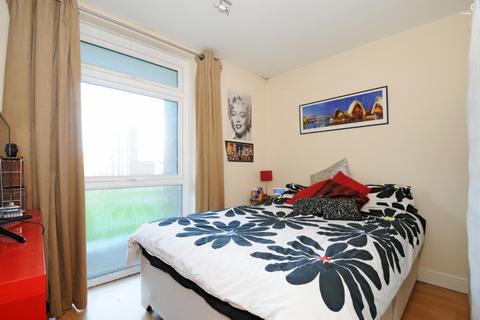 4 bedroom flat to rent, Gordon Road Finchley Central N3