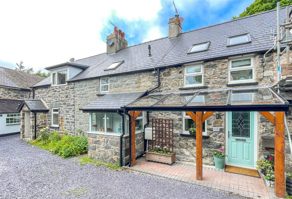 Nebo Road, Llanrwst, Conwy, LL26 2 bed terraced house for sale £210,000
