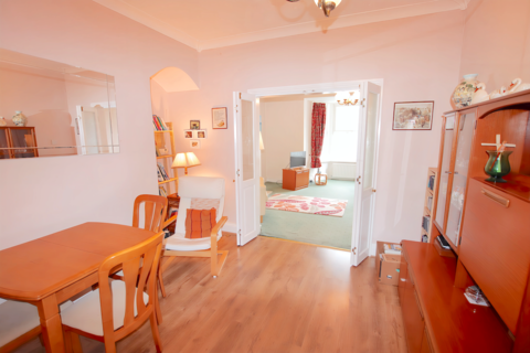5 Derwent View, Burnopfield, Newcastle Upon Tyne, NE16 6PZ