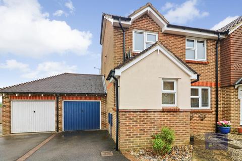 3 bedroom semi-detached house for sale, Bradbridge Green, Singleton, Ashford, TN23