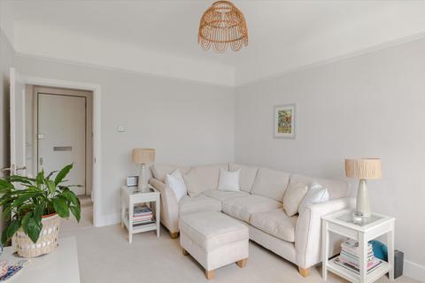1 bedroom flat for sale, Grove End Gardens, St John's Wood, NW8