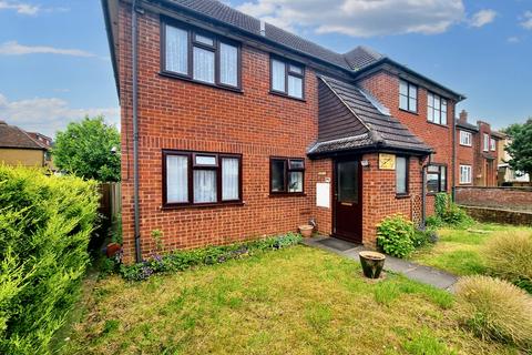 1 bedroom ground floor flat to rent, Mill End Road, High Wycombe HP12