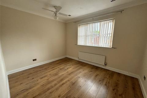 2 bedroom mews to rent, Oakridge Drive, Cheslyn Hay, Walsall, WS6