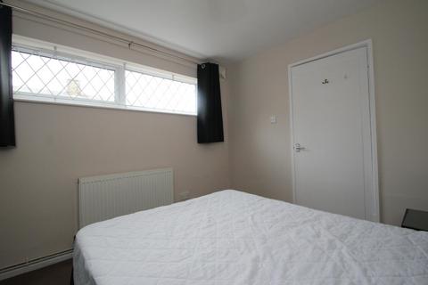 1 bedroom flat to rent, Cliff Road, Leeds, West Yorkshire, UK, LS6