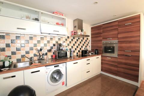 2 bedroom apartment for sale, Kestrel Road, Farnborough GU14