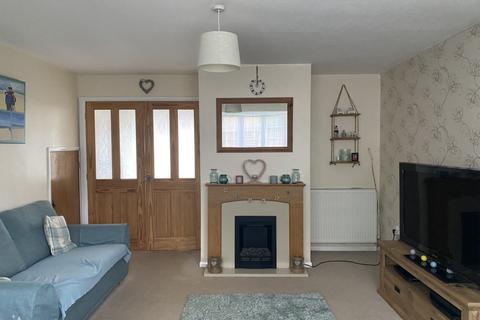 3 bedroom terraced house to rent, Maple Way, Gillingham, Dorset, SP8