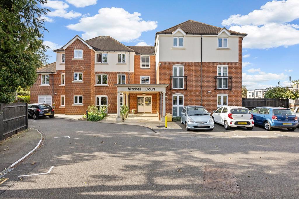 Mitchell Court, Horley RH6 1 bed retirement property for sale £110,000