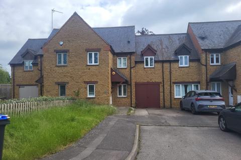 3 bedroom semi-detached house to rent, High Street, Northamptonshire, Collingtree, NN4