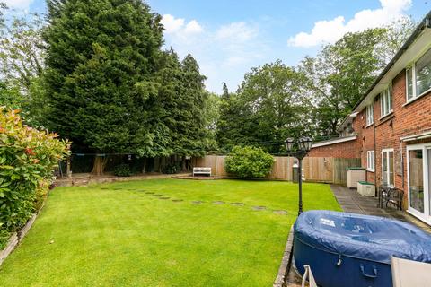 4 bedroom detached house for sale, Harewood Close, Crawley RH10