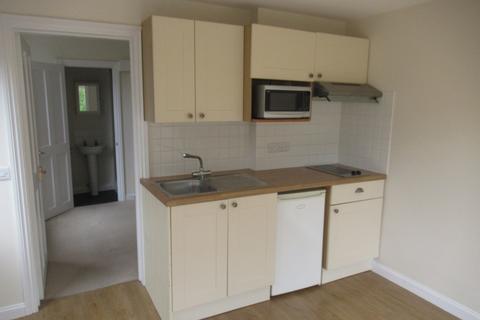 1 bedroom ground floor flat to rent, Wilton Road, Salisbury, Wiltshire, SP2