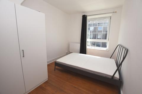 3 bedroom flat to rent, Law Street Southwark SE1