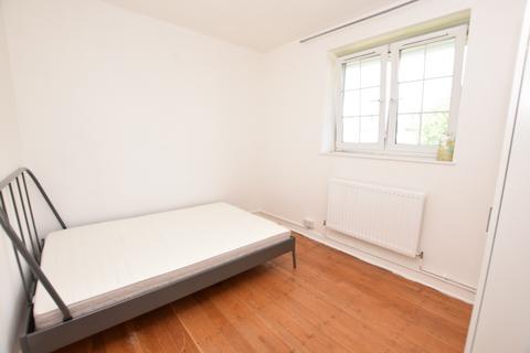 3 bedroom flat to rent, Law Street Southwark SE1