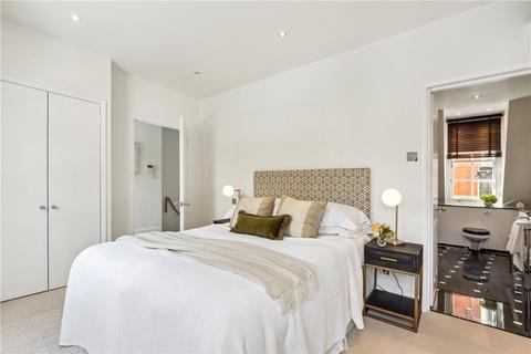 2 bedroom apartment for sale, Bruton Place, London, W1J