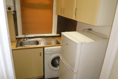 Studio to rent, Hitchin Road, Town Centre LU2