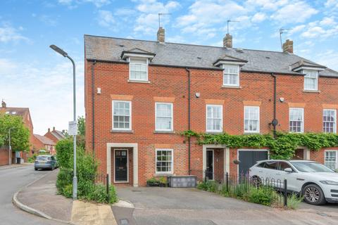 5 bedroom end of terrace house for sale, Goldsmith Way, St. Albans, Hertfordshire