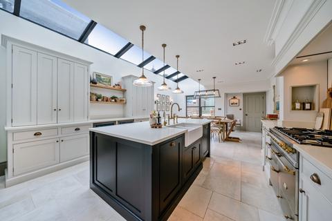 5 bedroom property for sale, Annandale Road, London