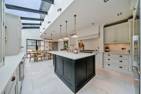 5 bedroom property for sale, Annandale Road, London