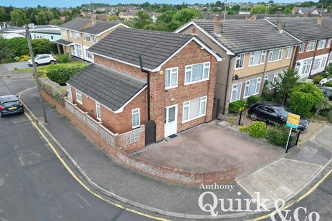 3 bedroom detached house for sale, Glebe Drive, Rayleigh, SS6