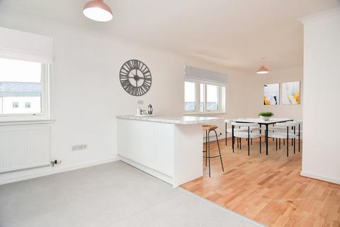 33/9 Ocean Drive, Edinburgh, EH6 6JL