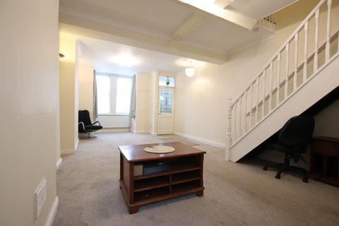3 bedroom terraced house to rent, Bridport Road, Thornton Heath, CR7