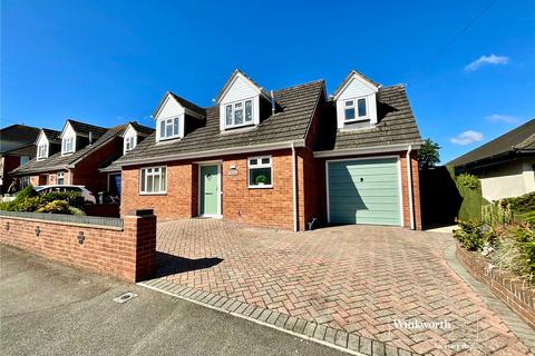 2 bedroom detached house for sale, Gordon Road, Highcliffe, Christchurch, Dorset, BH23