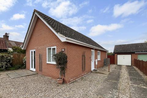 3 bedroom detached bungalow for sale, The Common, Harleston IP20