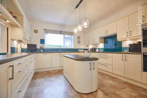 5 bedroom detached house for sale, The Common, Norwich NR14