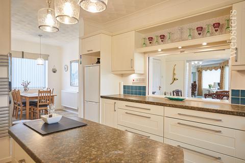 5 bedroom detached house for sale, The Common, Norwich NR14
