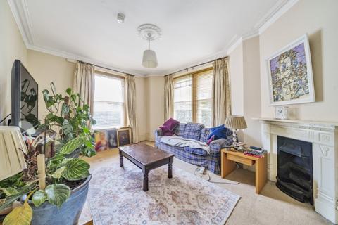 2 bedroom apartment to rent, Prince Of Wales Drive London SW11
