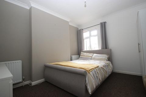 1 bedroom ground floor flat to rent, Ashingdon Road, Rochford
