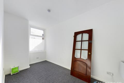 1 bedroom ground floor flat to rent, Windsor Avenue, Blackpool FY4