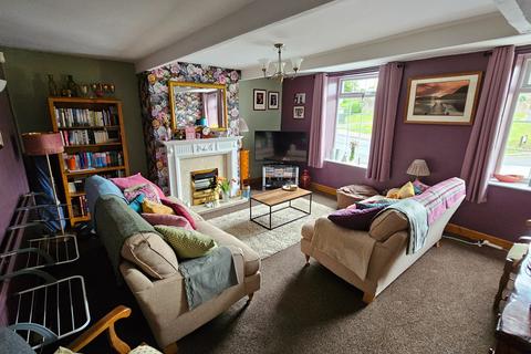 3 bedroom semi-detached house to rent, Halifax Road, Liversedge
