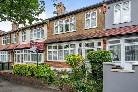 8 Brookside, Carshalton, SM5 3BW