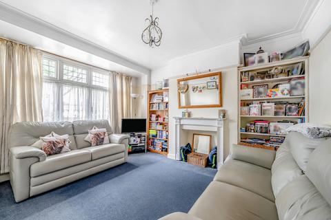 8 Brookside, Carshalton, SM5 3BW
