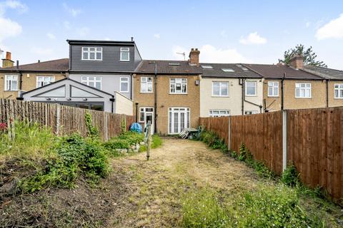 8 Brookside, Carshalton, SM5 3BW