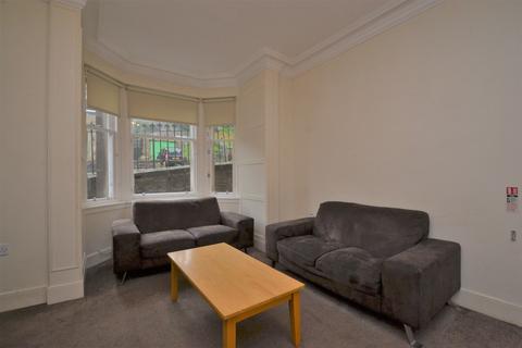 3 bedroom apartment to rent, Princes Street, Stirling FK8