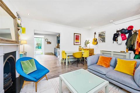 2 bedroom flat for sale, Elm Park, SW2